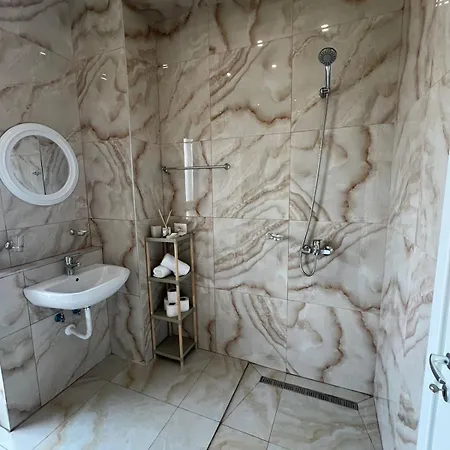 Lory Boutique Appartement Tirana Buitenkant foto