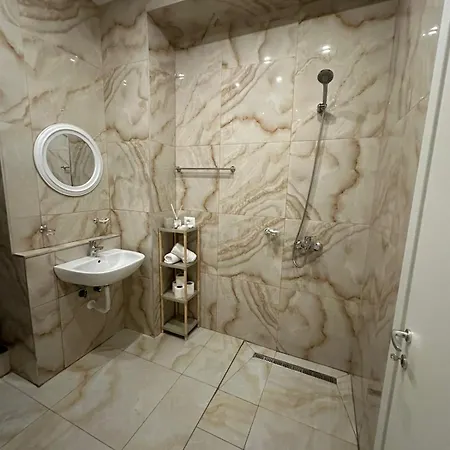 Lory Boutique Appartement Tirana Buitenkant foto
